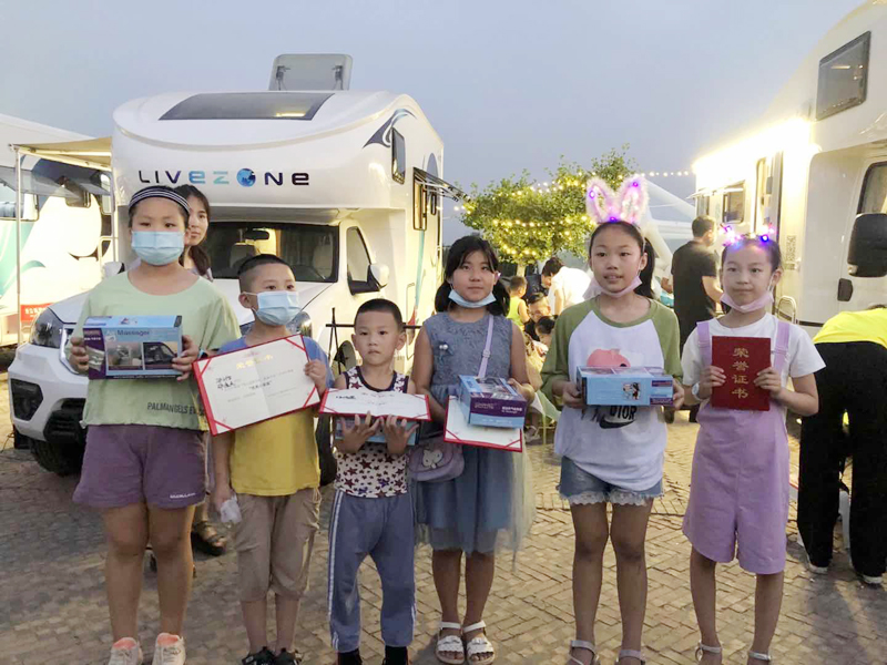 夏令營(yíng)挑戰(zhàn)地?cái)偨?jīng)濟(jì)，覽眾房車不一樣的活動(dòng)