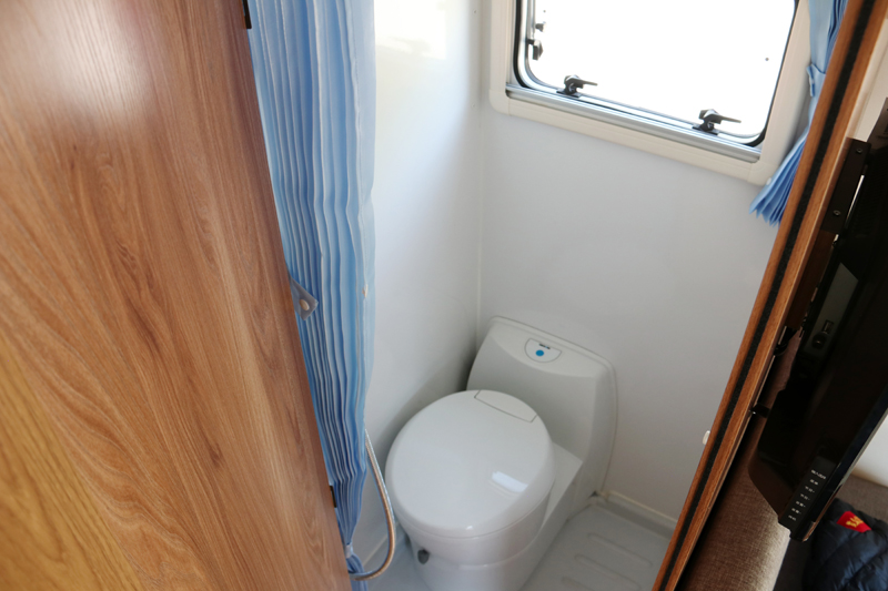 四驅(qū)、兩張超大床人床的房車，看這款