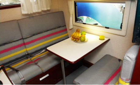 你沒看錯(cuò)，歡迎來到2012年的房車世界！