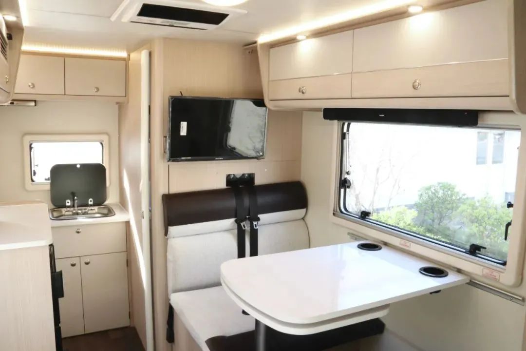 8月12日，相約武漢！顏值、動力、空間都滿意的皮卡房車來了！