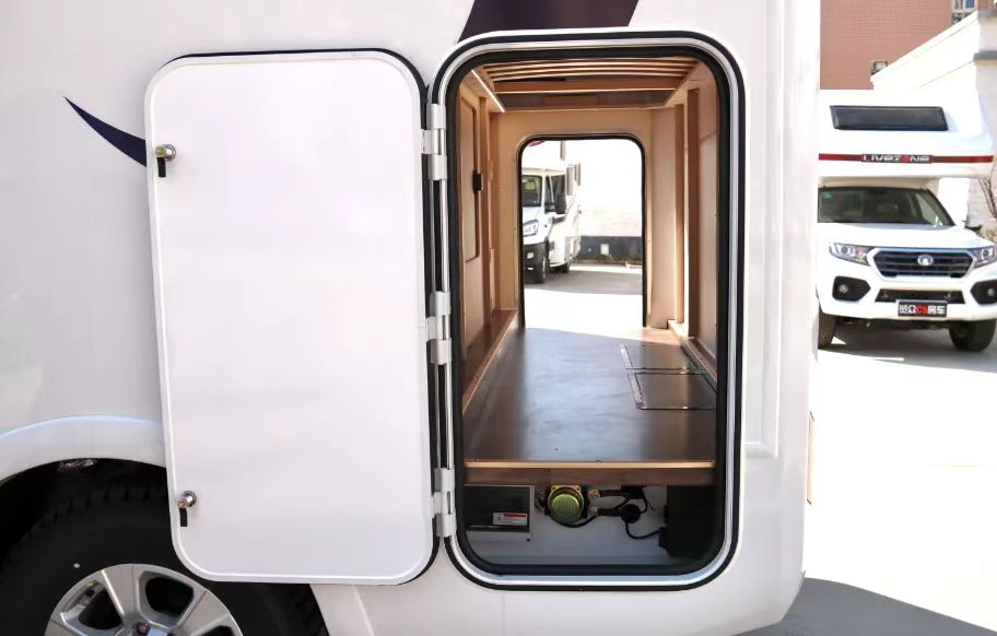 風(fēng)駿C7珍藏版27.88萬(wàn)包牌帶回家，退市絕版，僅剩12臺(tái)！