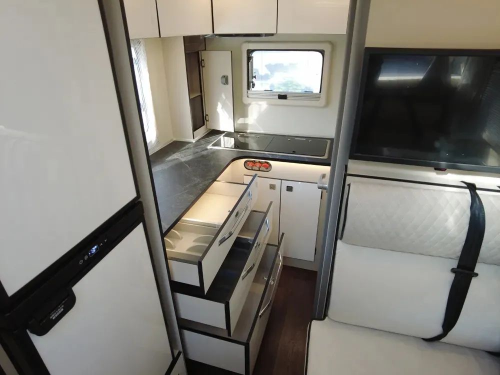 出門旅行行李太多沒地方放？這輛可以完美解決