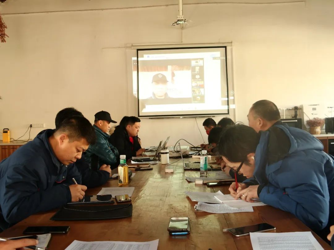 以用戶為中心，覽眾房車高管與用戶在線懇談