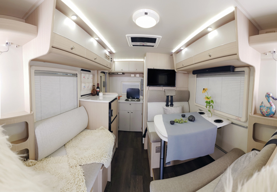 四驅(qū)房車(chē)還有兩張超大雙人床